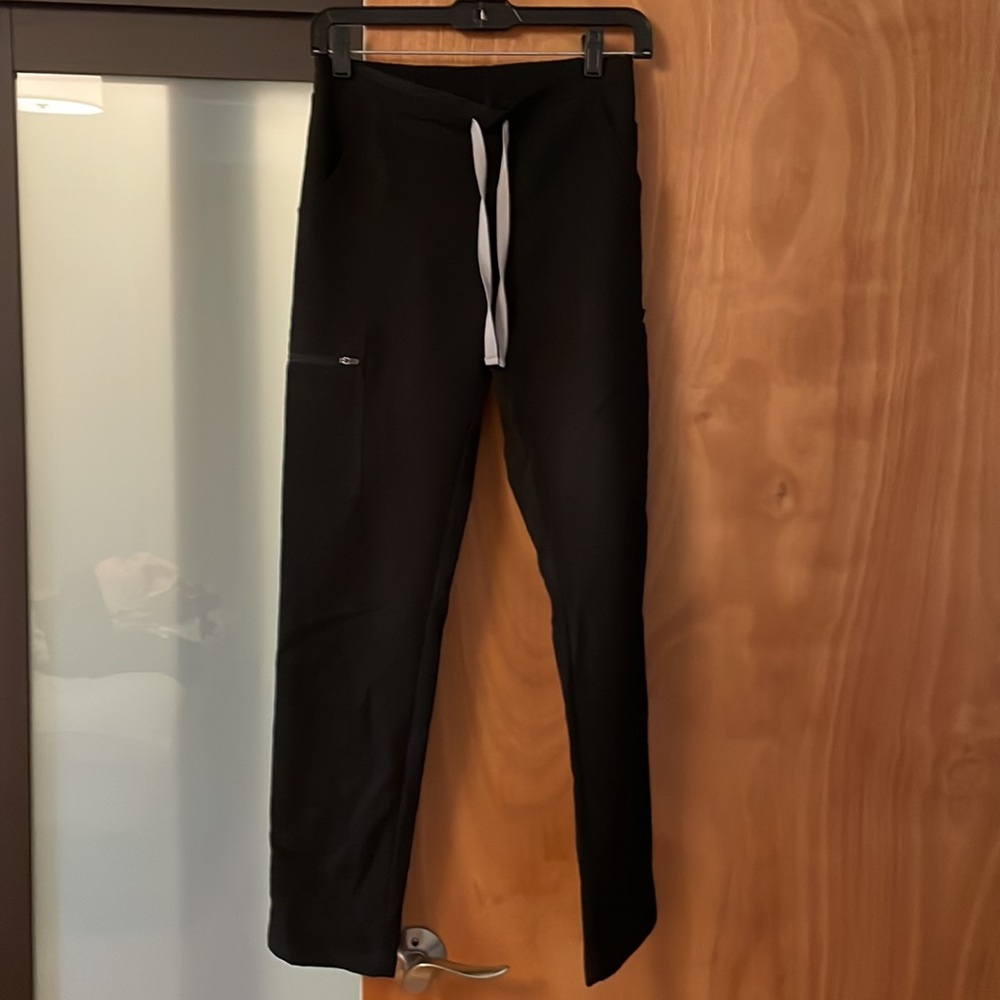Figs Yola black scrub pants XXS